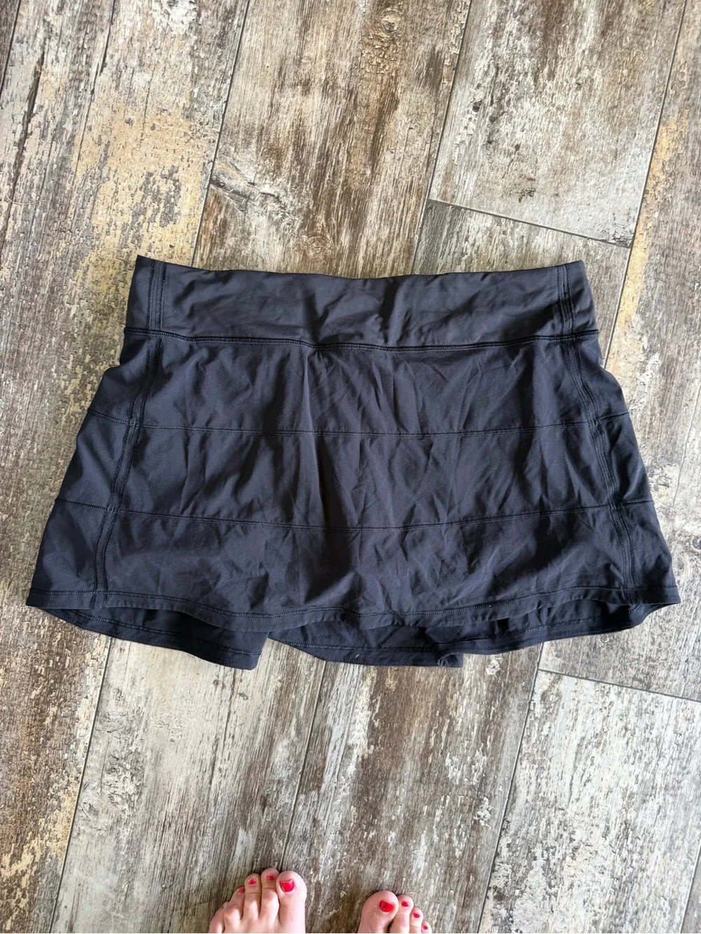 Lululemon black Pace Rival Mid-Rise Skirt - 10